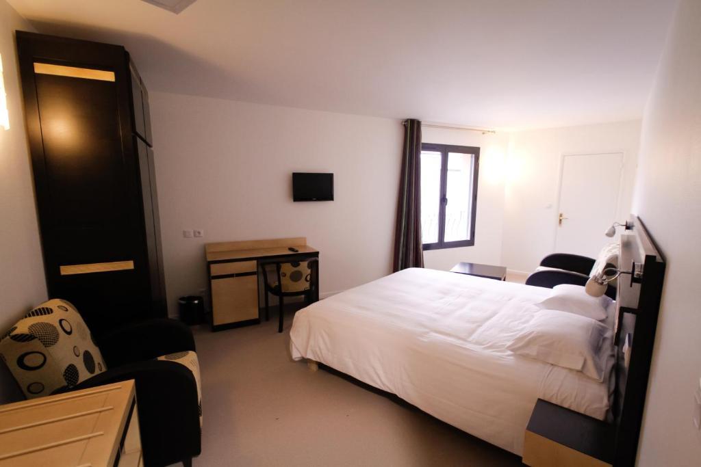 Logis Hotel Restaurant Auberge De La Xaintrie Saint-Privat  Zimmer foto